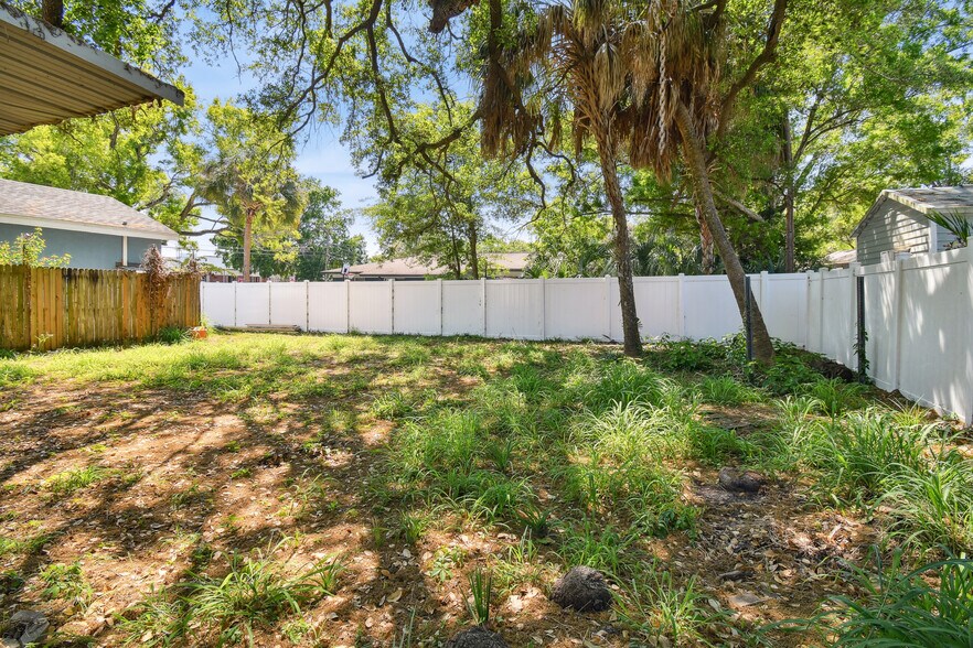 More Photos Of 1704 W Cherry St, Tampa Light Manufacturing For Sale