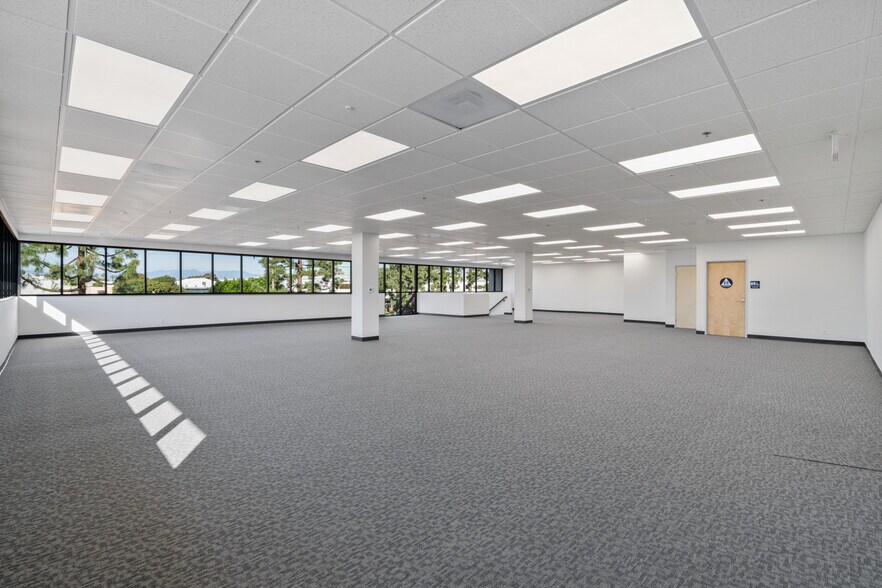 More Photos Of 2850 E El Presidio St, Long Beach Industrial For Sale