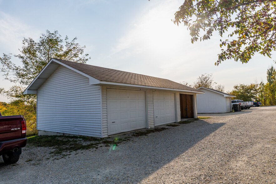 More Photos Of 1201 E South St, Mount Ayr Office For Sale