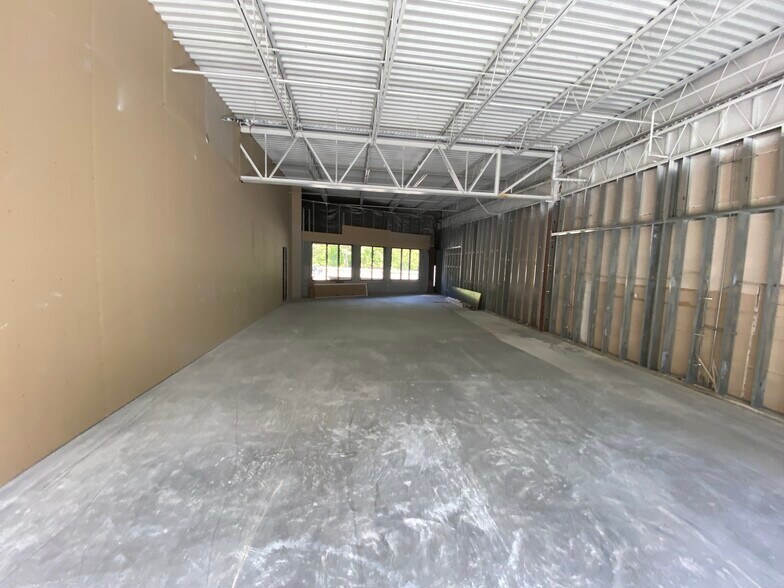 More Photos Of 1213-1385 Rockside Rd, Parma Unknown For Lease