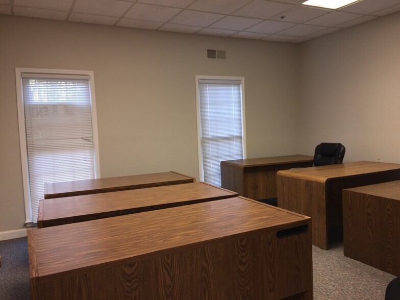 More Photos Of 1111 Cambridge Sq, Alpharetta Office Residential For Sale