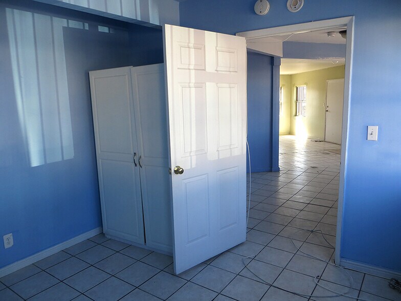 More Photos Of 5436 S Broadway, Los Angeles Storefront For Sale