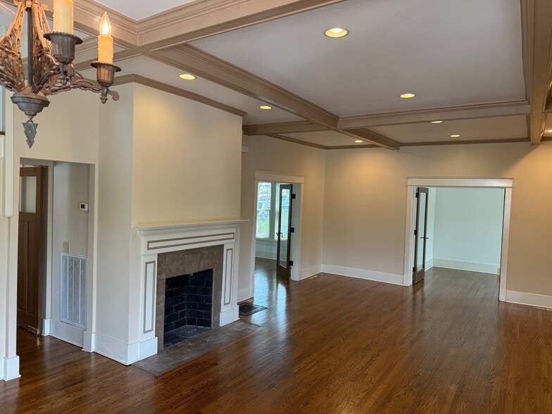 More Photos Of 2110 Blair Blvd, Nashville Office For Sale