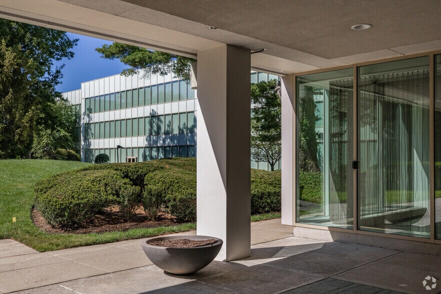 More Photos Of 120 Long Ridge Rd, Stamford Office For Lease