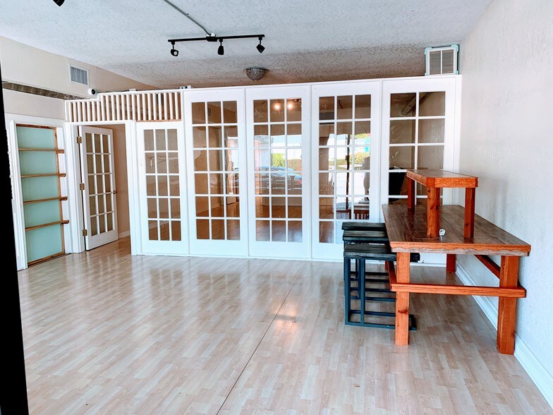 More Photos Of 1317-1319 Edgewater Dr, Orlando Storefront For Lease