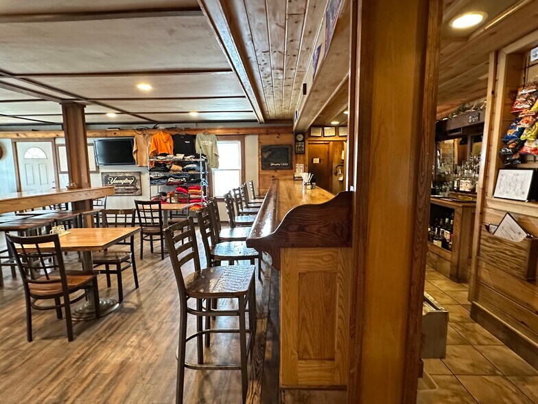 More Photos Of 7034 US-219 Hwy, Lewis Run Restaurant For Sale