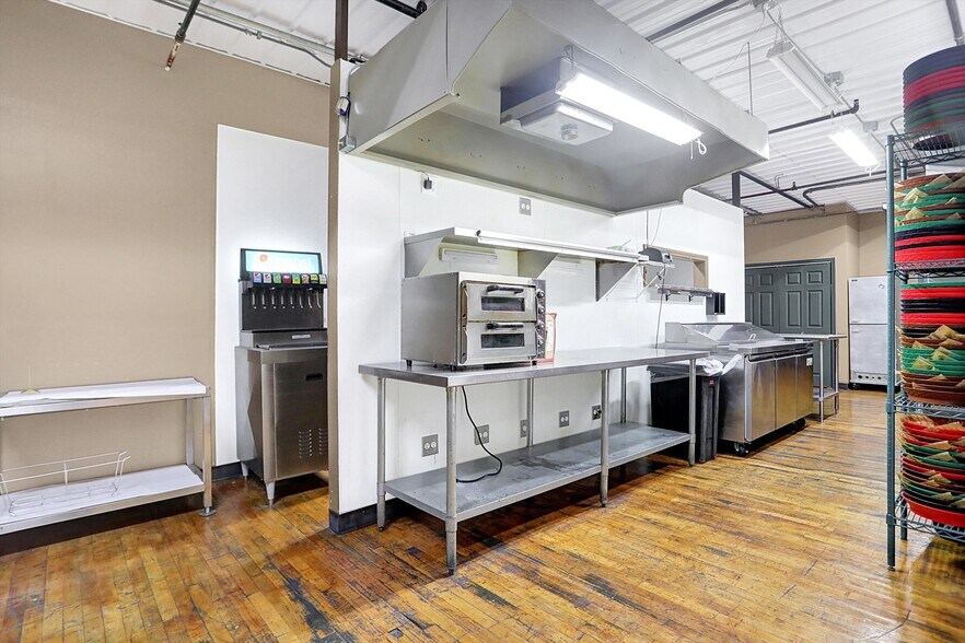 More Photos Of 35 S Main St, Batesville Warehouse For Sale
