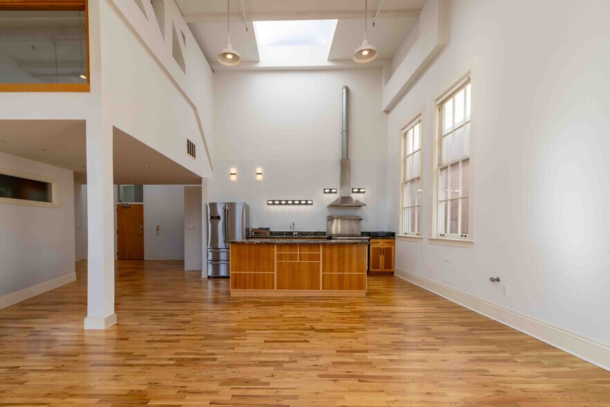 More Photos Of 777 Florida St, San Francisco Loft Creative Space For Lease