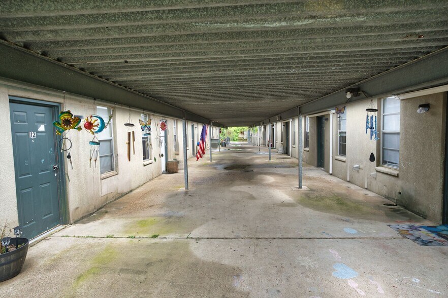 More Photos Of 401 E Texas St, Brazoria Multifamily For Sale