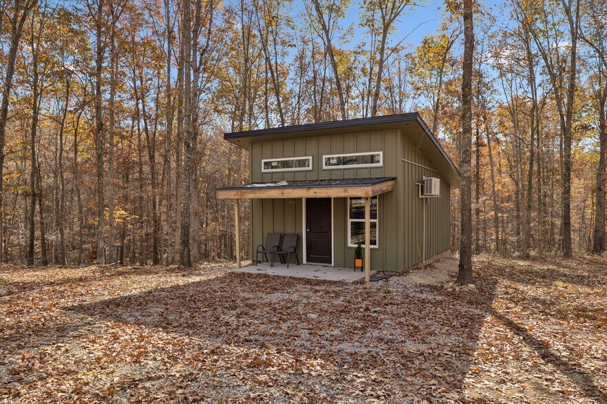 More Photos Of 3158 Summertown Hwy, Summertown Hotel For Sale