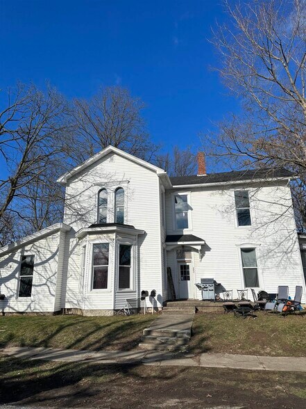 Primary Photo Of 402 W 9th St, Connersville Multifamily For Sale