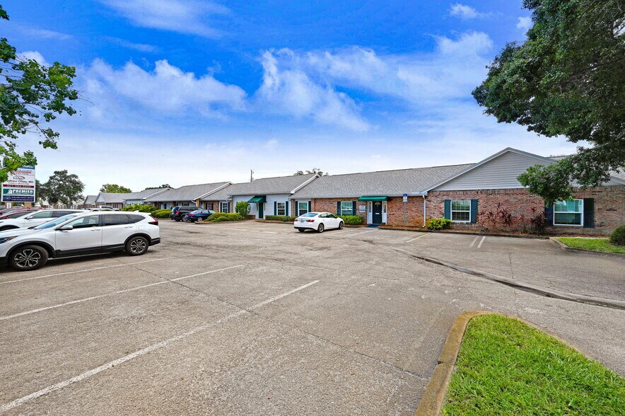 More Photos Of 1801 Sarno Rd, Melbourne Medical For Sale
