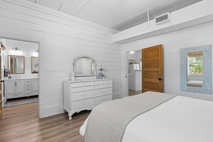 More Photos Of 7617 McGregor Park Rd, Temple Lodge Meeting Hall For Sale