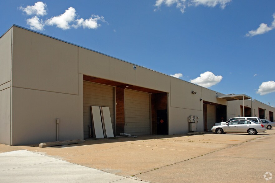 More Photos Of 7700 N Hudson Ave, Oklahoma City Light Manufacturing For Lease