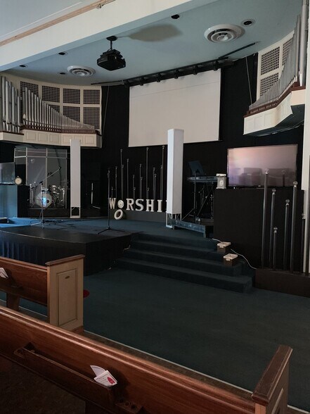 More Photos Of 121 Walnut St, Evansville Religious Facility For Sale