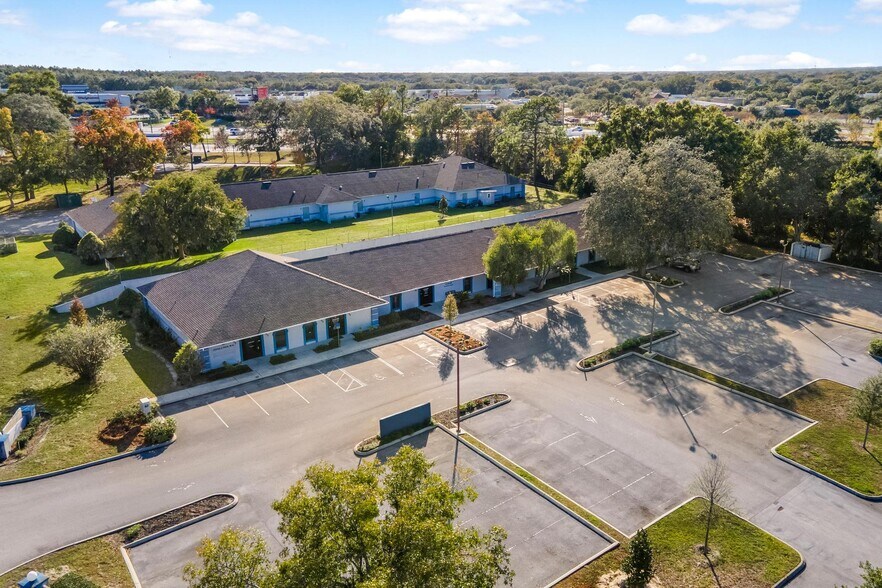 More Photos Of 920 ROLLING ACRES Rd, Lady Lake Medical For Sale