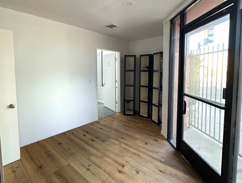 More Photos Of 2301 Empire Ave, Burbank Light Manufacturing For Lease