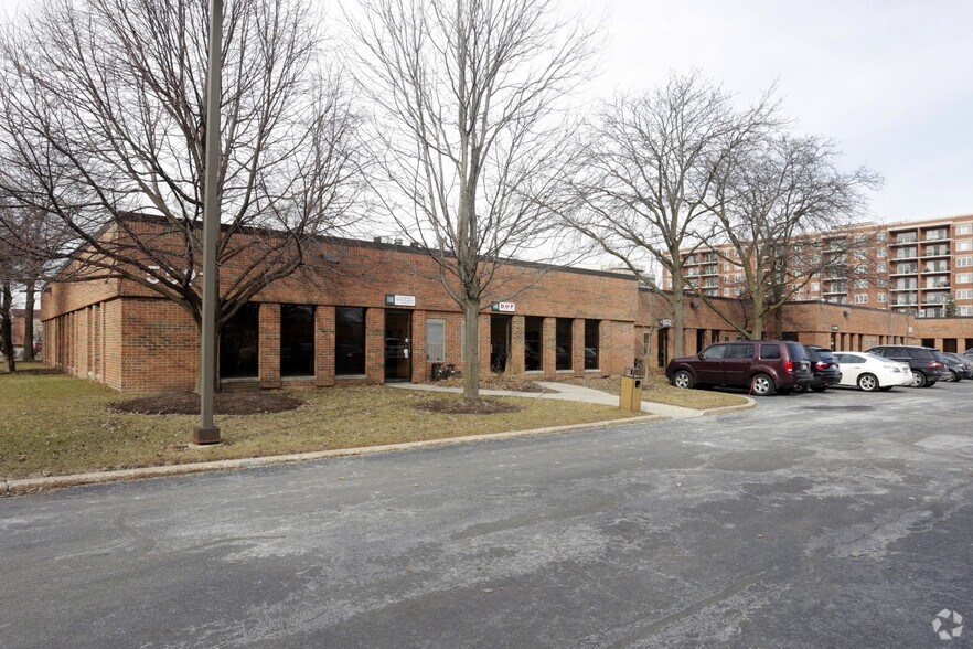 More Photos Of 5521 N Cumberland Ave, Chicago Office For Lease