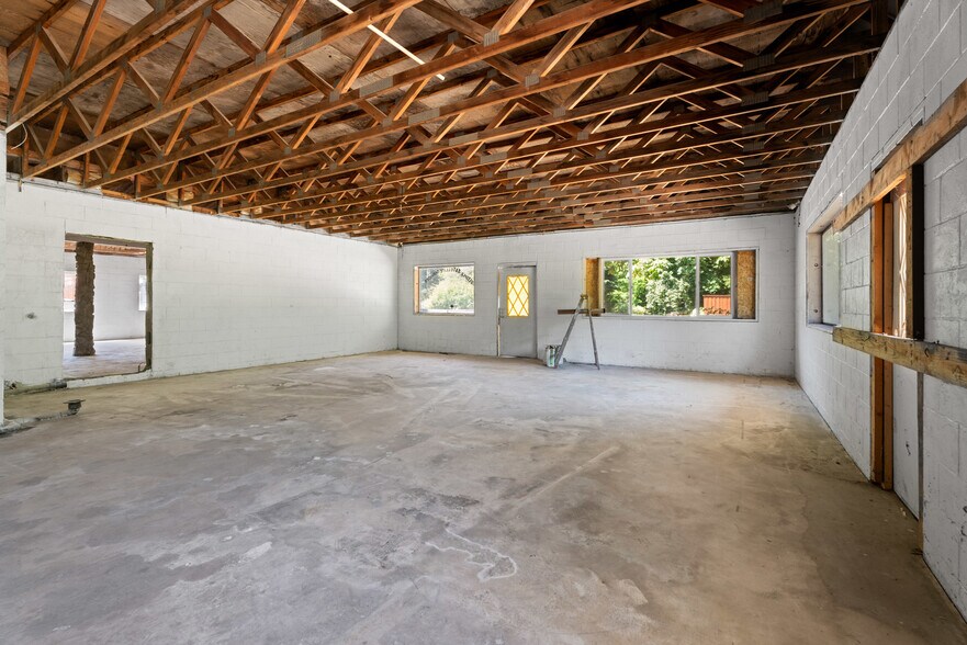 More Photos Of 39913 221st ave, Amboy General Retail For Sale