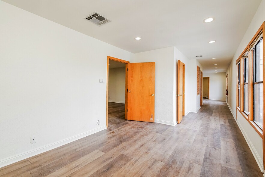 More Photos Of 337-3 Washington Blvd, Venice Storefront Retail Office For Lease