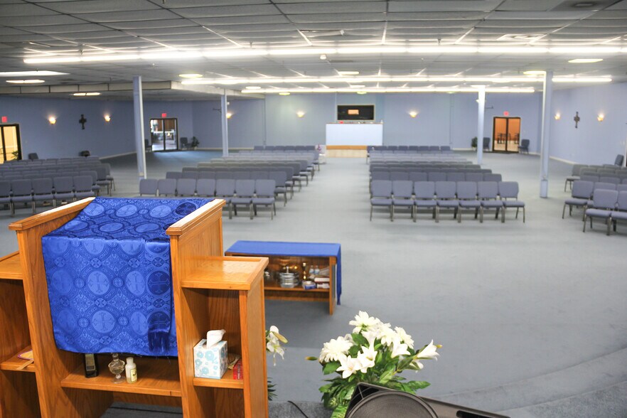 More Photos Of 14200 Chicago Rd, Dolton Storefront Retail Office For Lease