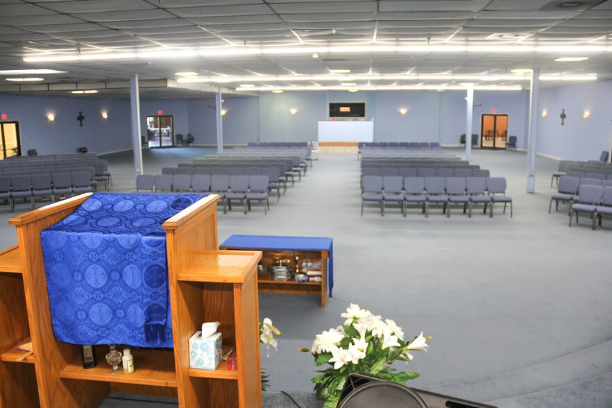 More Photos Of 14200 Chicago Rd, Dolton Storefront Retail Office For Lease