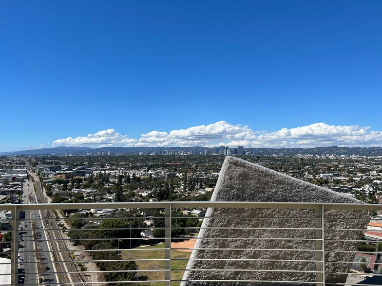 More Photos Of 5790 W Jefferson Blvd, Los Angeles Office For Lease