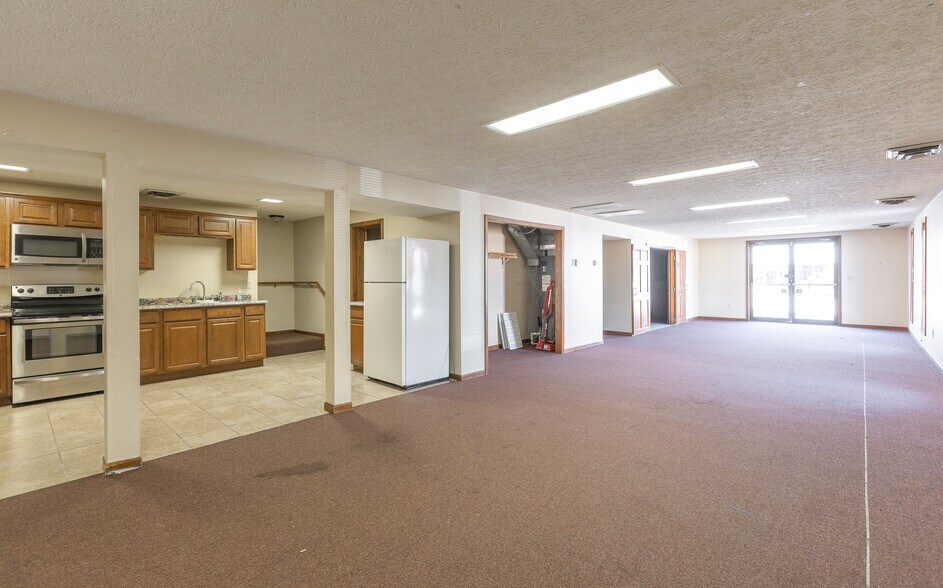 More Photos Of 216 W 2nd St, Dixon Bank For Sale
