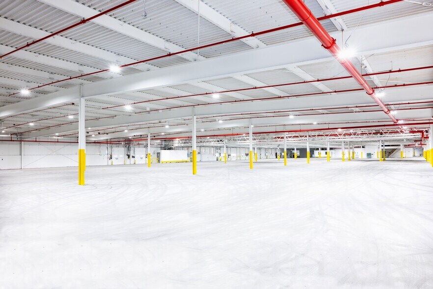 More Photos Of 4250 Bells Ln, Louisville Manufacturing For Sale