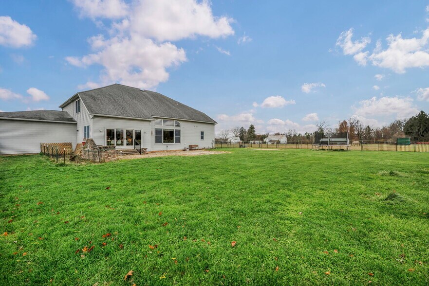 More Photos Of 16449 S Boone Rd, Columbia Station Specialty For Sale