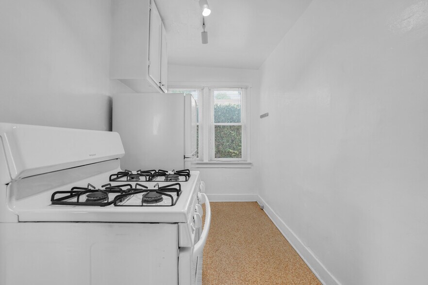More Photos Of 2531 Elsinore St, Los Angeles Multifamily For Sale