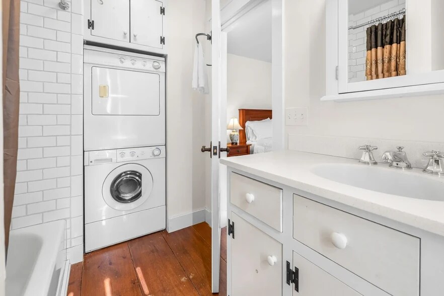 More Photos Of 31 Huntington Pl, Rochester Apartments For Sale