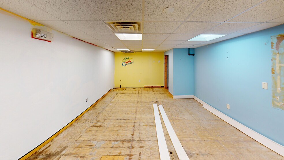 More Photos Of 16 N Chestnut St, New Paltz Freestanding For Lease