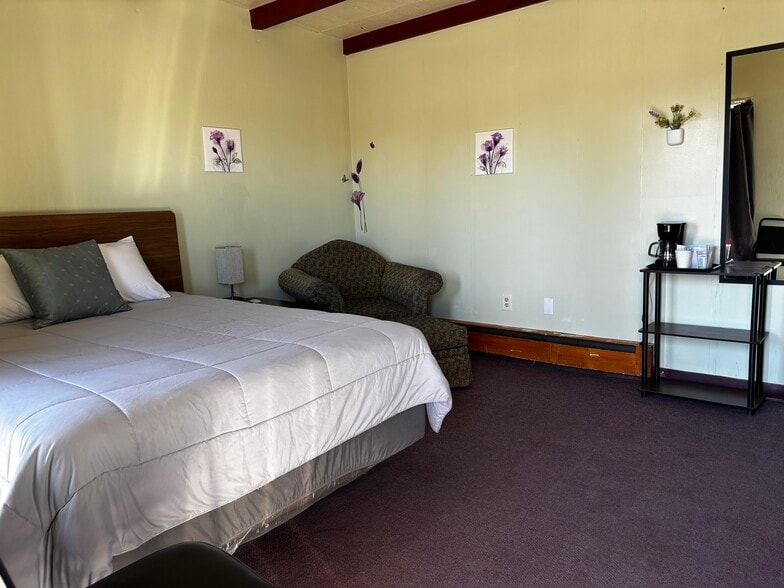 More Photos Of 215 E 3rd St, La Junta Hotel For Sale