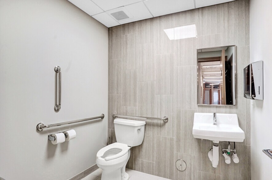 More Photos Of 1710 E 12 Mile Rd, Royal Oak Coworking Space