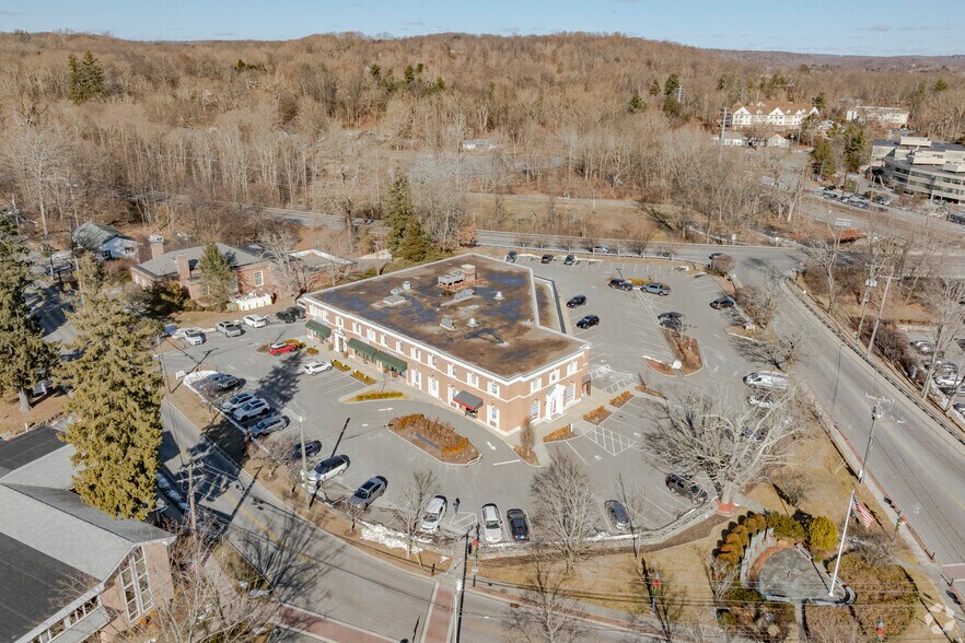 More Photos Of 44 Old Ridgefield Rd, Wilton Office For Lease