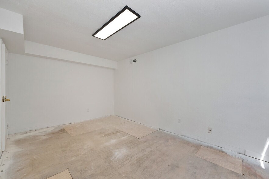 More Photos Of 1407-1409 Lincoln Way, Auburn Office For Sale