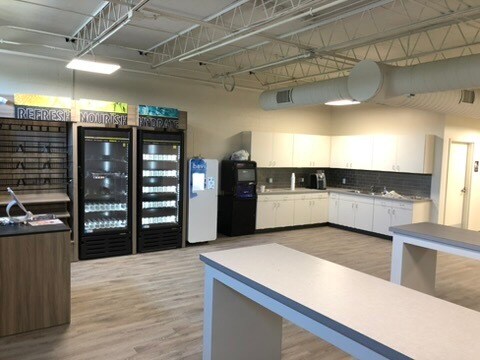 More Photos Of 3600 N 75th Ter, Pinellas Park Loft Creative Space For Lease