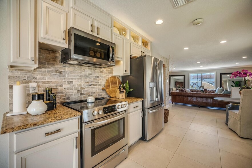 More Photos Of 6 US Highway 87, Comfort Office For Sale