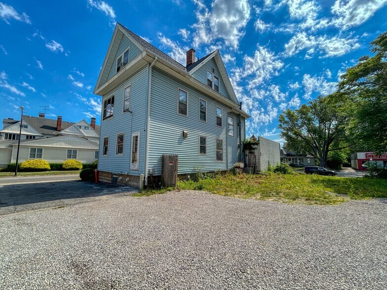 More Photos Of 300 4th St, Elyria Office Residential For Lease