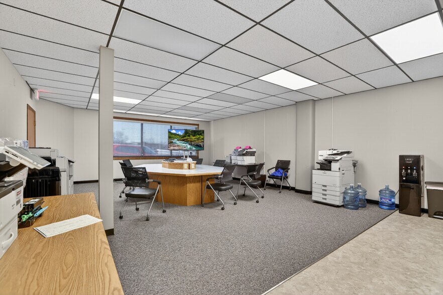 More Photos Of 819 Central Ave, Great Falls Office For Sale