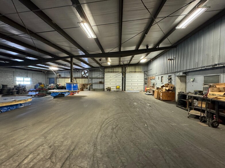 More Photos Of 5007 S Westshore Blvd, Tampa Warehouse For Sale