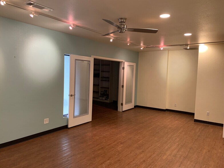 More Photos Of 4007 Marathon Blvd, Austin General Retail For Lease