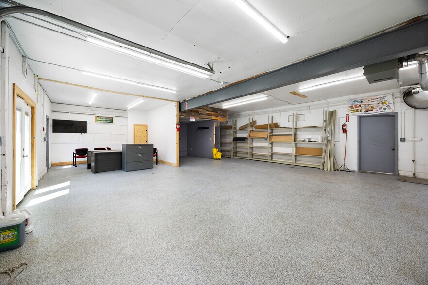 More Photos Of 233 Wilbraham St, Palmer Freestanding For Sale