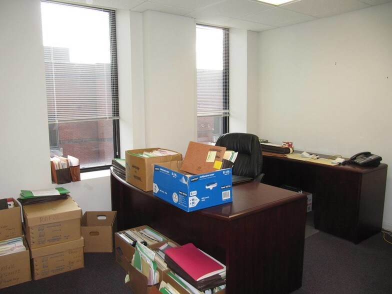 More Photos Of 138-146 Main St, Norwich Office Residential For Lease