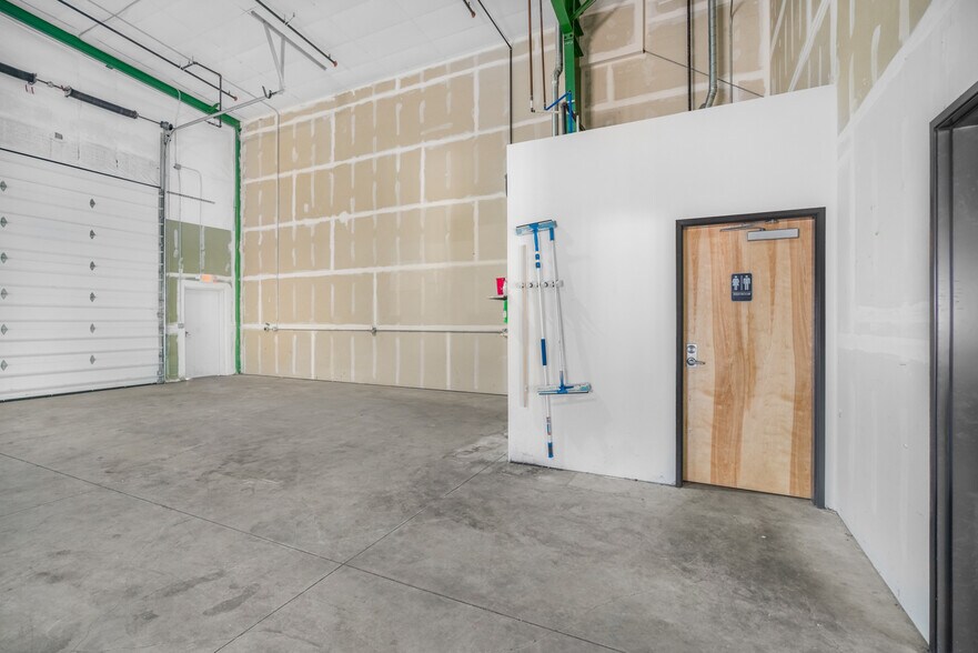 More Photos Of 421 C St, Washougal Warehouse For Sale