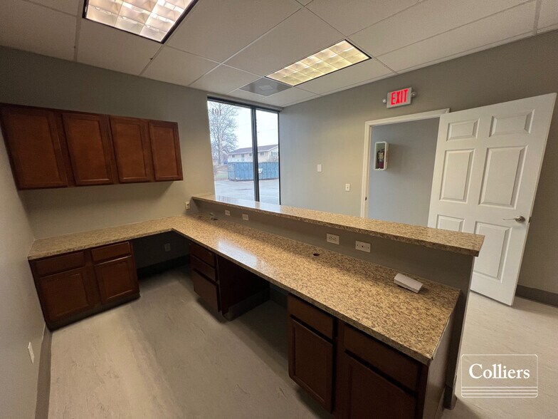 More Photos Of 2108-2126 Bryan Valley Commercial Dr, O'Fallon Storefront Retail Office For Lease