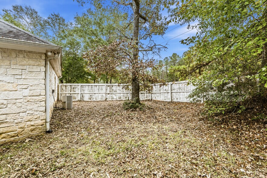 More Photos Of 101 Hidden Valley Cir, Huntsville Office For Sale