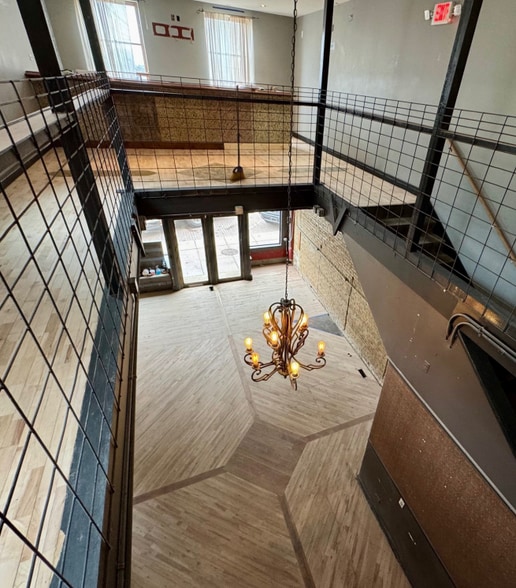 More Photos Of 226 Main St, Woodstock Restaurant For Sale