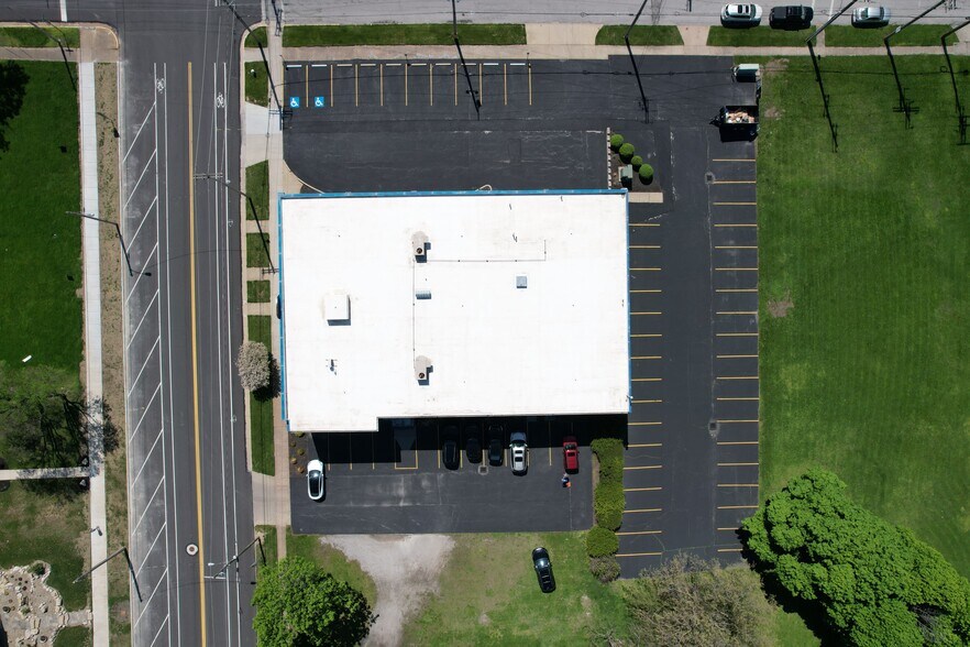 More Photos Of 419 E Market St, Sandusky Hotel For Sale